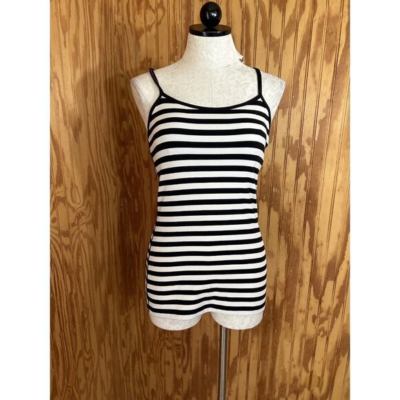 lululemon athletica Tops - LULULEMON Size 6 Striped Black & White Strappy Back Sleeveless Tank Built in Bra